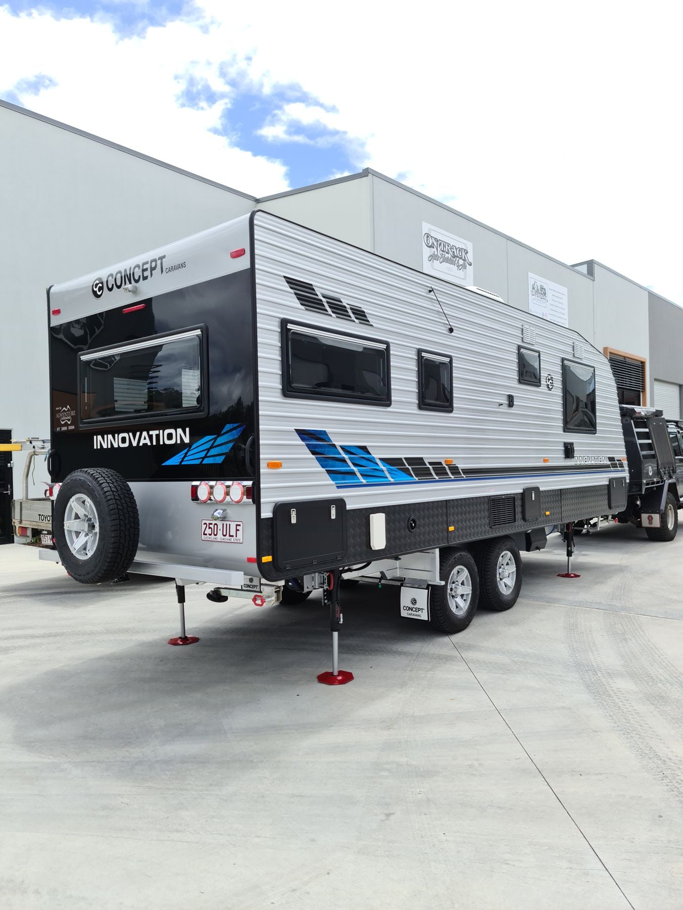 Aarons caravan automatic hydraulic levelling system Aarons caravan automatic hydraulic levelling system